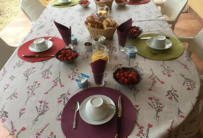 تختخواب و صبحانه Chez Bernadette Et Victor