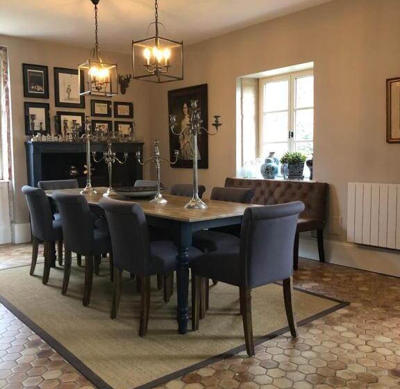 مبيت وإفطار Domaine En Reynouse