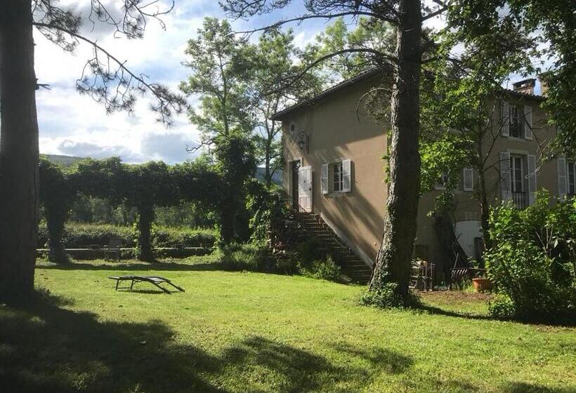 مبيت وإفطار Domaine En Reynouse