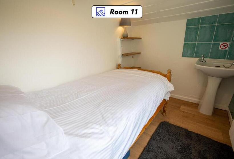 مبيت وإفطار Oa Surf Club