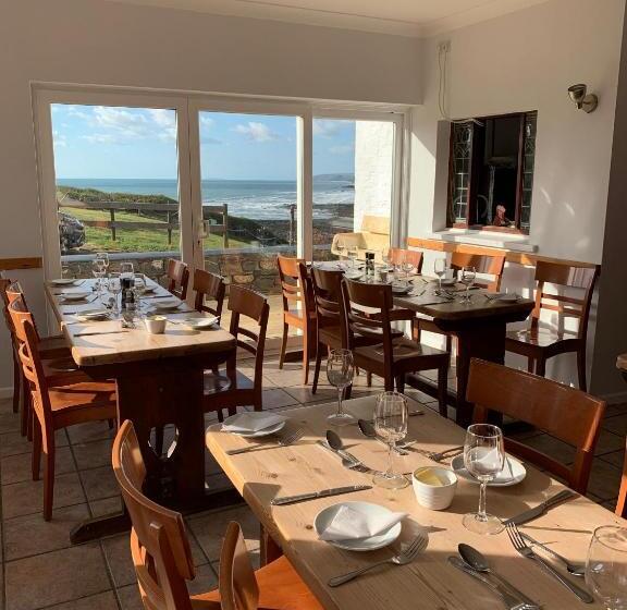 مبيت وإفطار Oa Surf Club