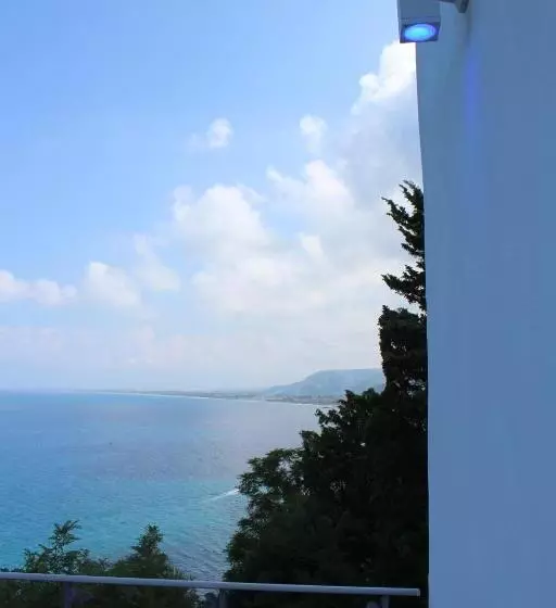 پانسیون Ellysblue