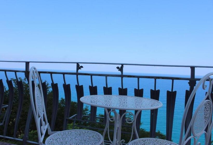 ペンション Ellysblue