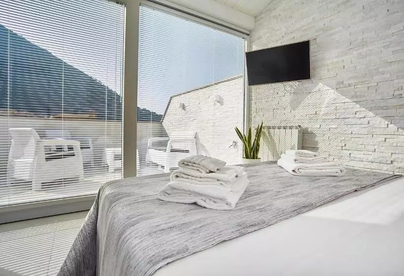 Porta Del Golfo Apartments & Suites