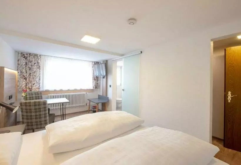 ユースホステル Gasthof Kreuz