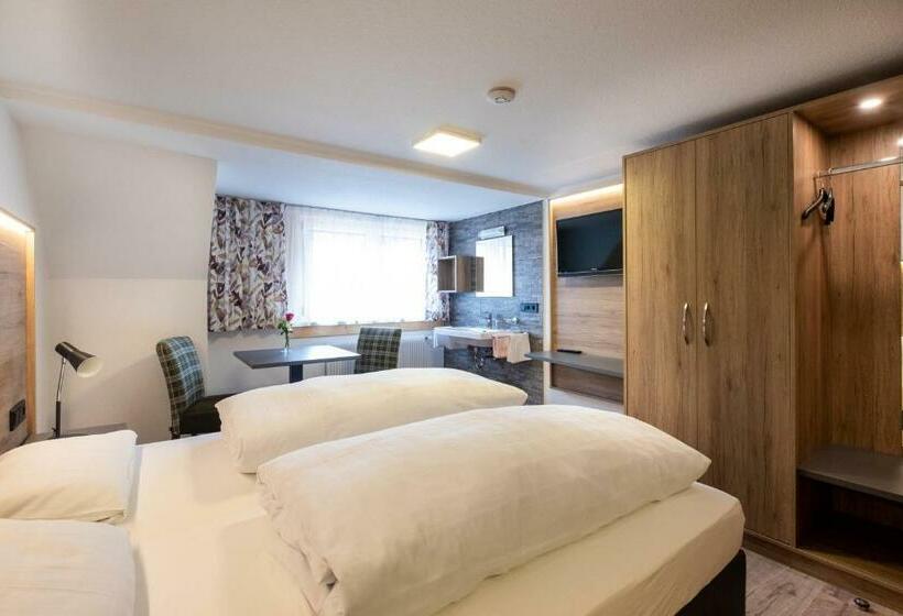 הוסטל Gasthof Kreuz