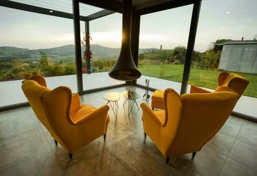 تختخواب و صبحانه Tavarneta Estate