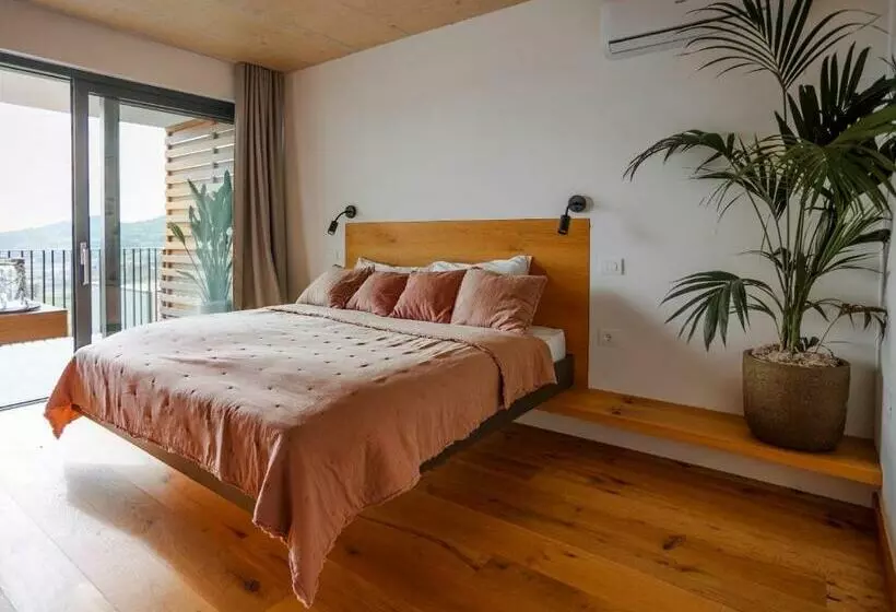 تختخواب و صبحانه Tavarneta Estate