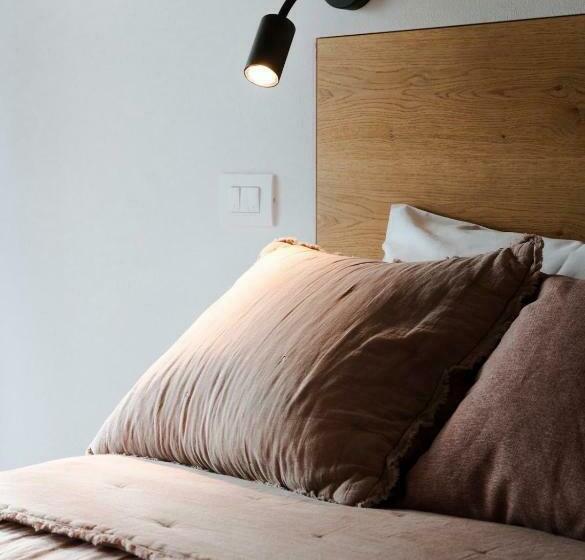 مبيت وإفطار Tavarneta Estate