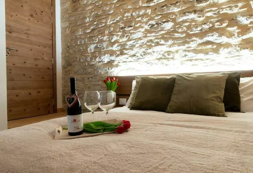 Hotelli Antico Borgo Brunelli