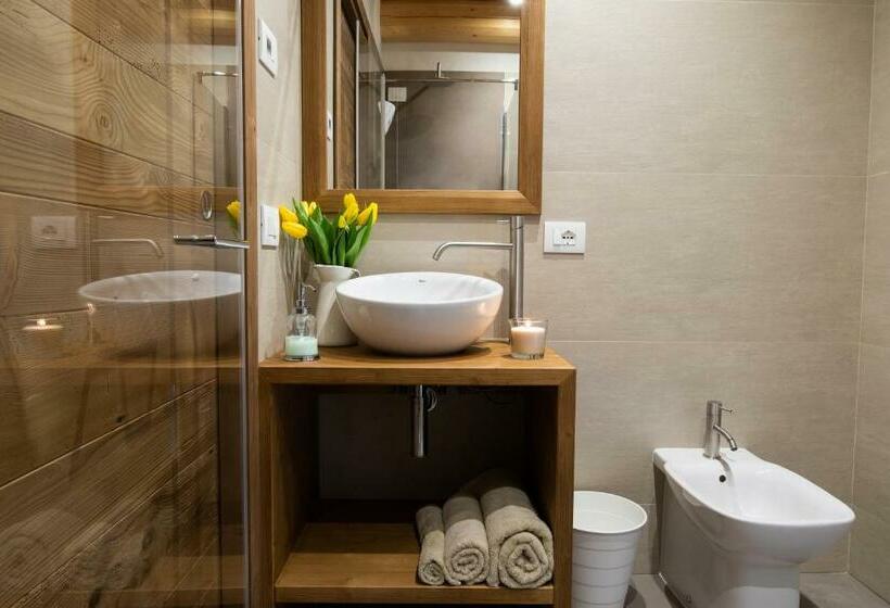 فندق Antico Borgo Brunelli