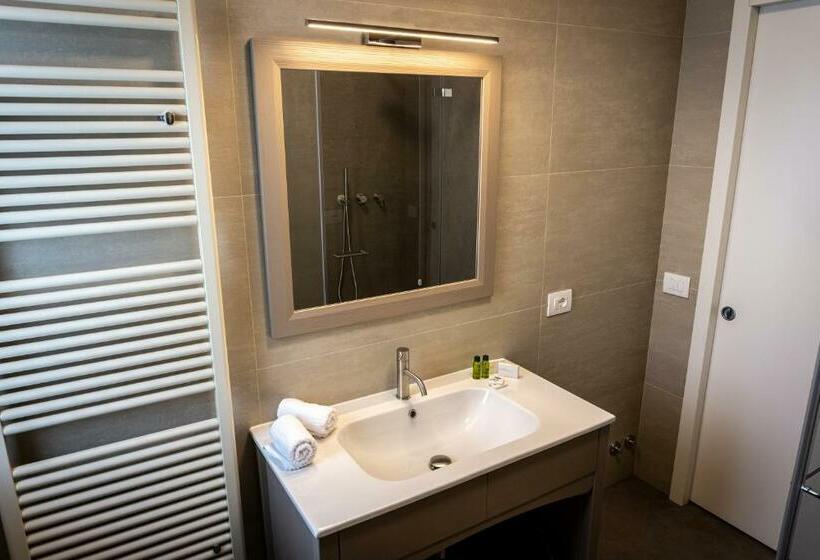 فندق Antico Borgo Brunelli