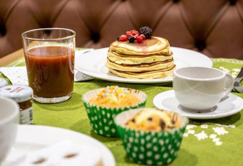 فندق Antico Borgo Brunelli