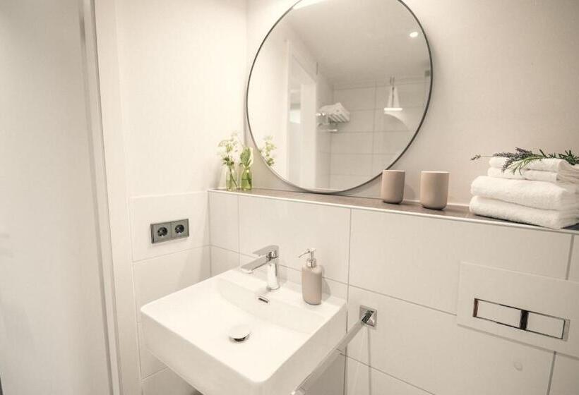 פנסיון Das Hölderlein   Altstadt