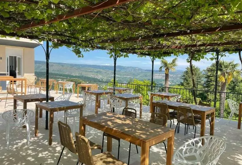 Majatalo Domaine De La Pinède
