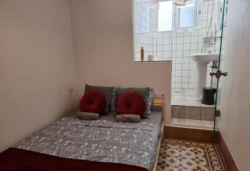 پانسیون Dream Days Guesthouse