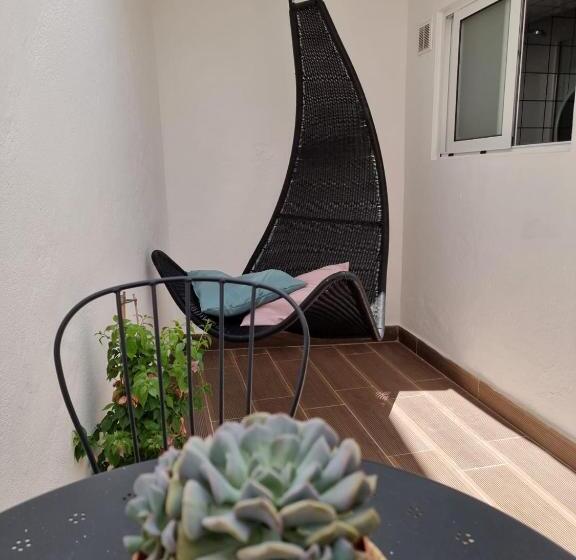 پانسیون Dream Days Guesthouse