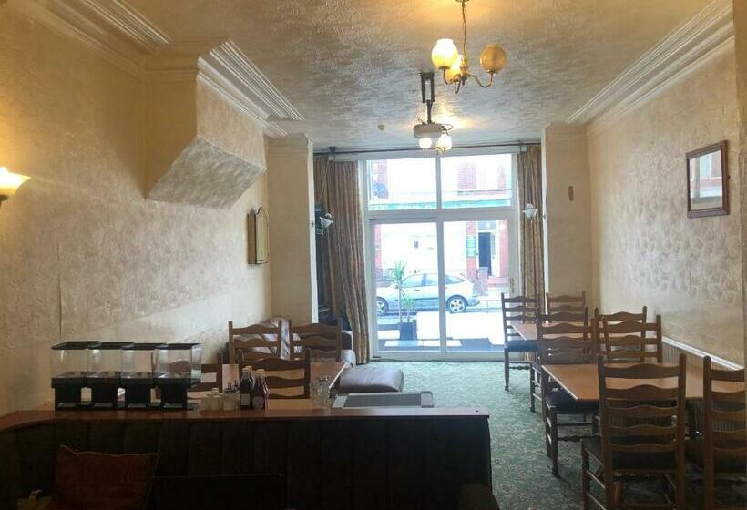 پانسیون Leecliff Guest House