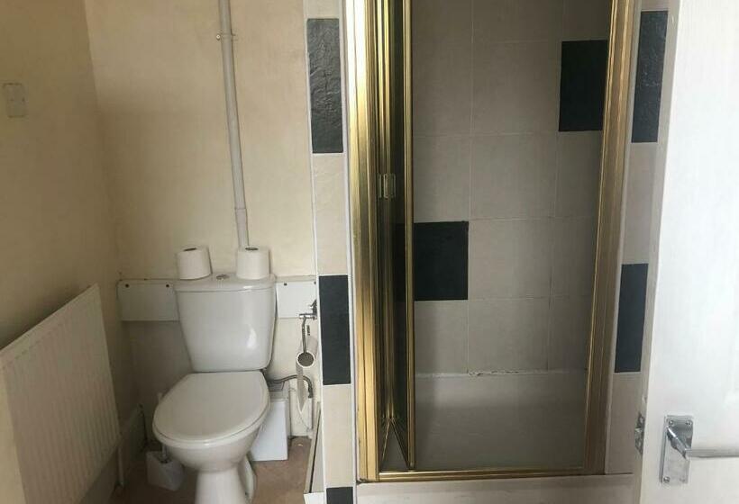 پانسیون Leecliff Guest House