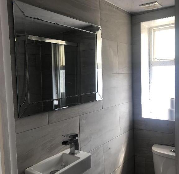 پانسیون Leecliff Guest House