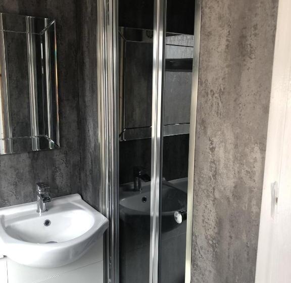 پانسیون Leecliff Guest House