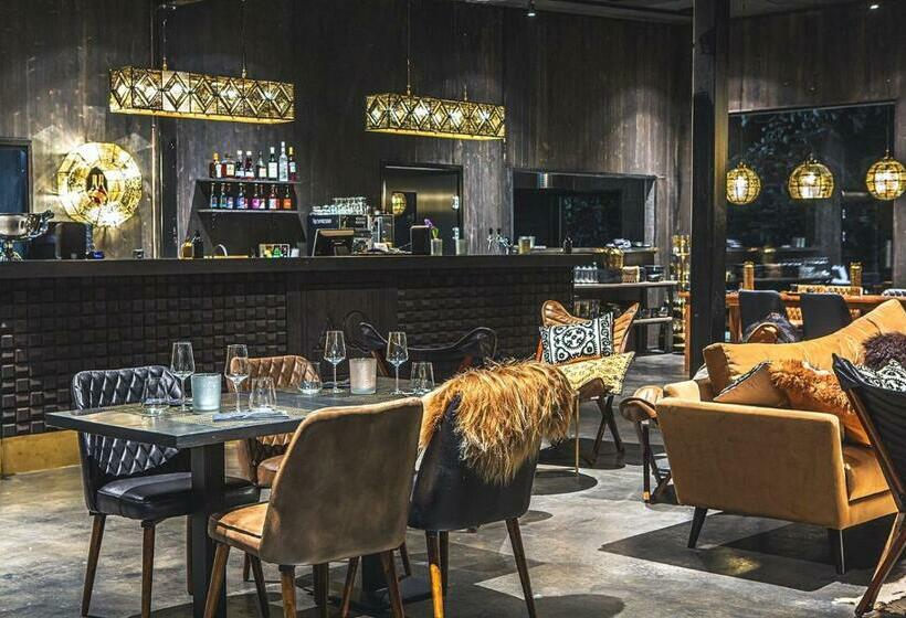 Aurora Queen Resort Igloos