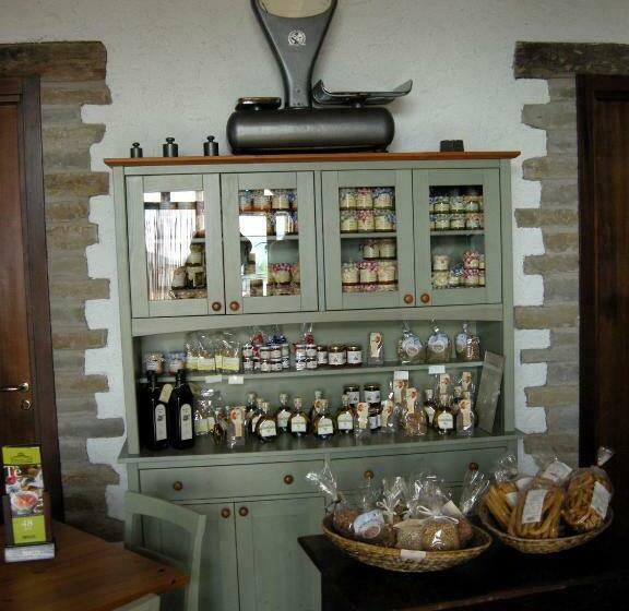 Aamiaismajoitus (B&B) Delfino