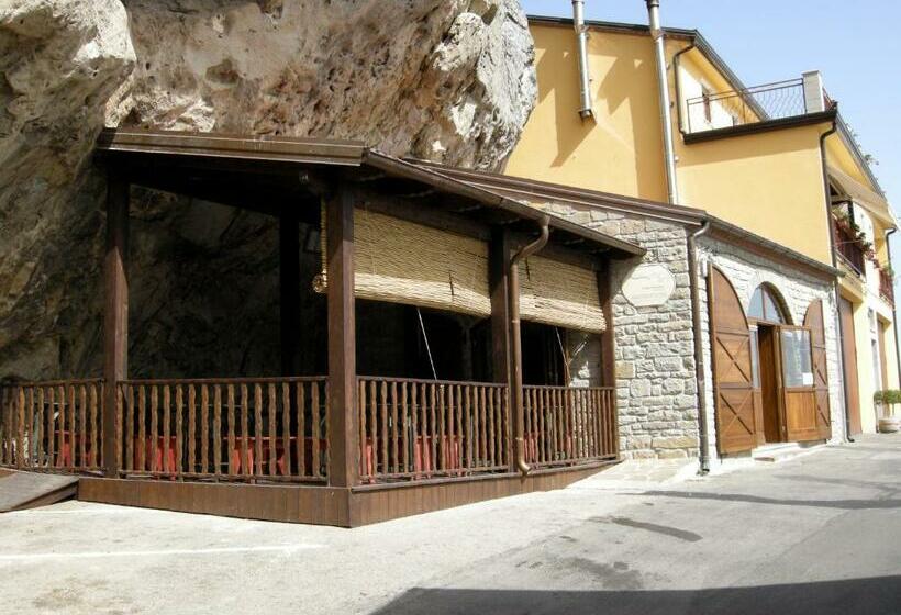 Aamiaismajoitus (B&B) Delfino