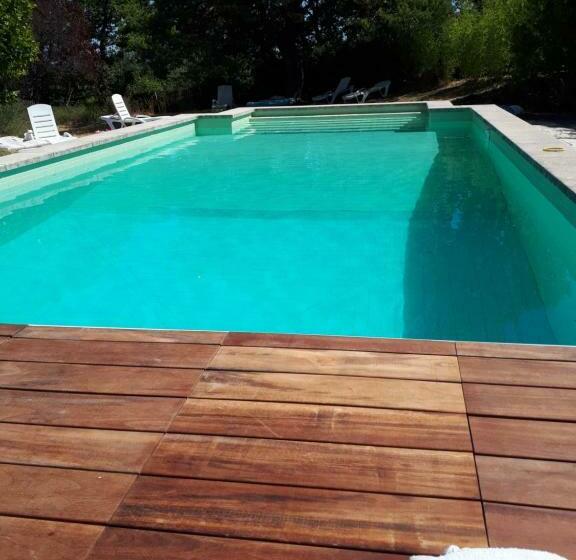 ベッドアンドブレックファースト Le Jas Des Cannebieres