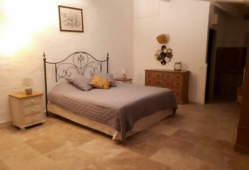 ベッドアンドブレックファースト Le Jas Des Cannebieres