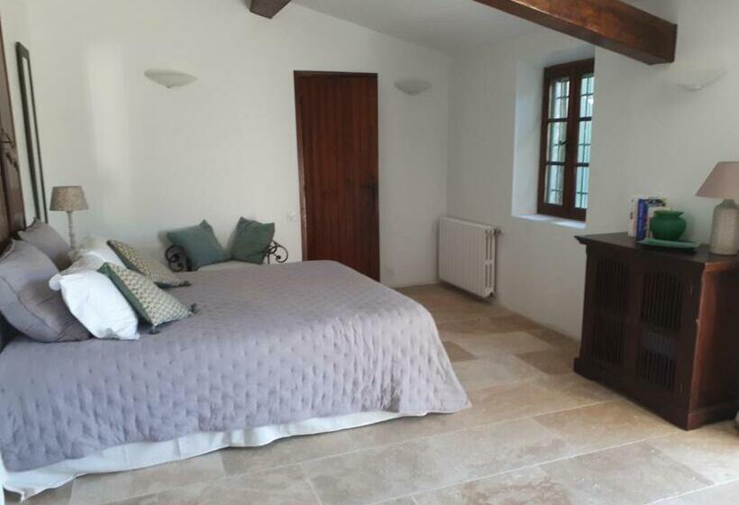 ベッドアンドブレックファースト Le Jas Des Cannebieres