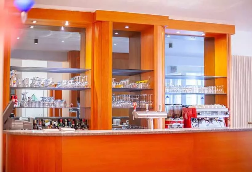 Hotelli Monaco Zeebrugge Beach