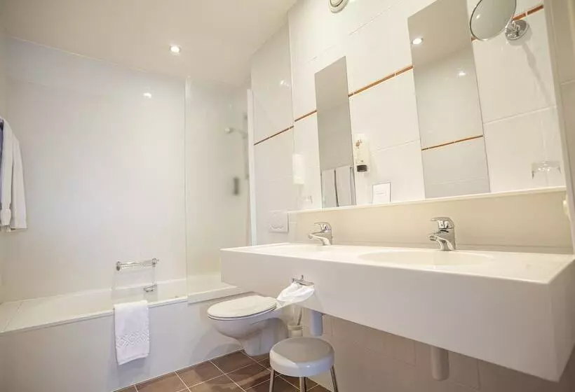 Hotelli Monaco Zeebrugge Beach