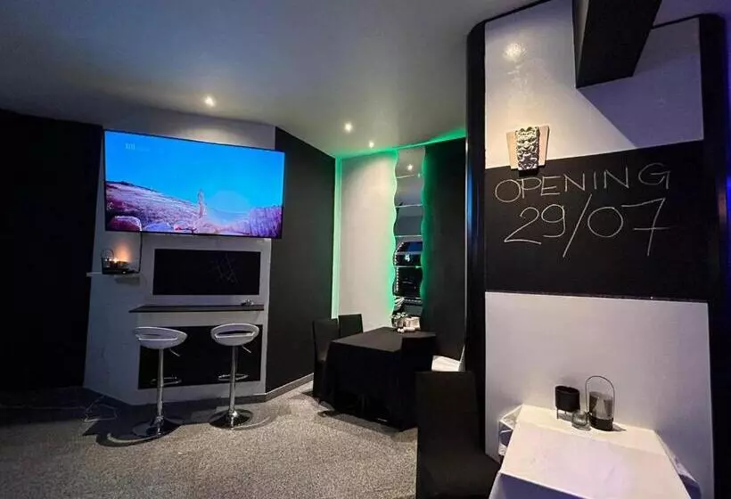 Hotelli Monaco Zeebrugge Beach