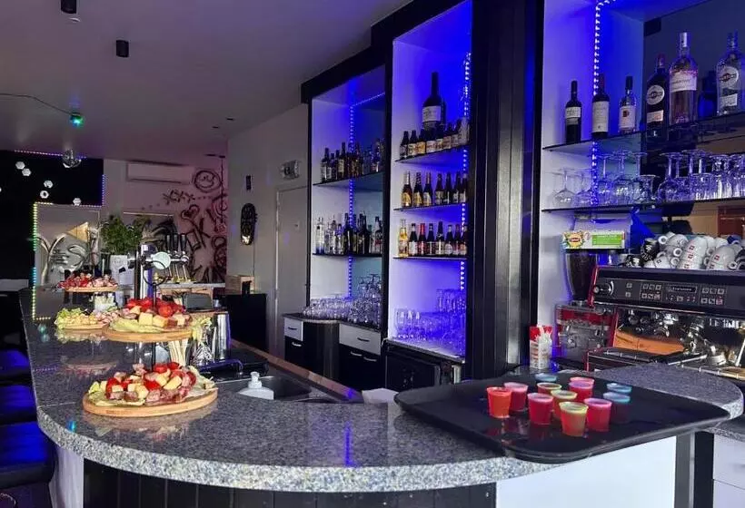 Hotelli Monaco Zeebrugge Beach