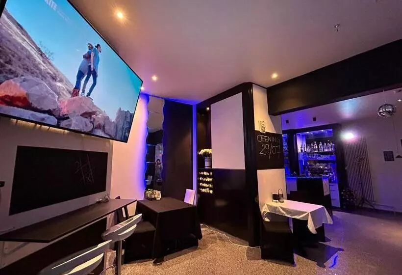 Hotelli Monaco Zeebrugge Beach