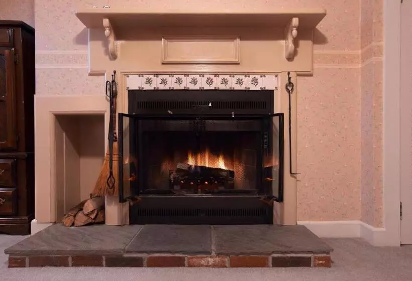 Retkeilymaja Deerfield Valley Inn   Mt Snow