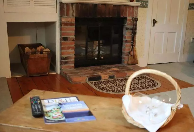 Retkeilymaja Deerfield Valley Inn   Mt Snow