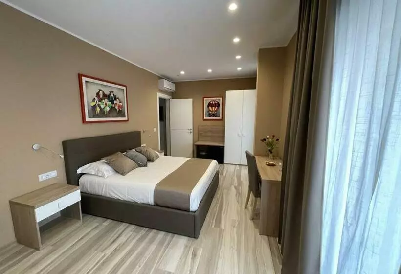 تختخواب و صبحانه Martini Suite