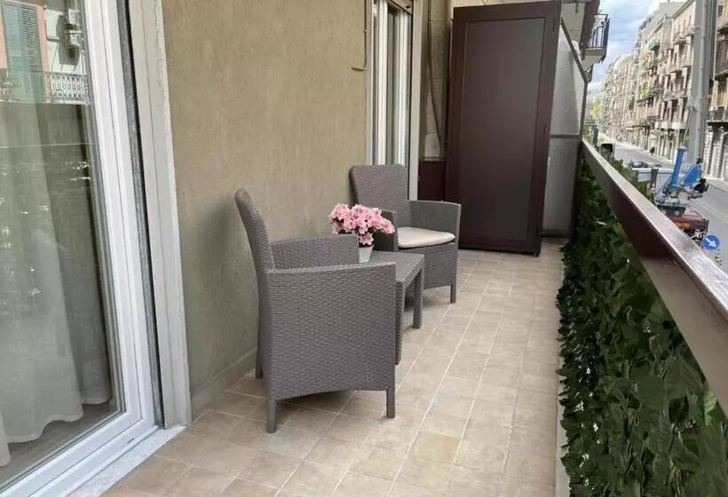 تختخواب و صبحانه Martini Suite