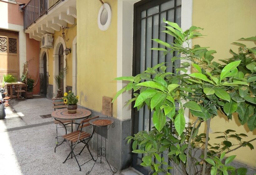 مبيت وإفطار Globetrotter Catania