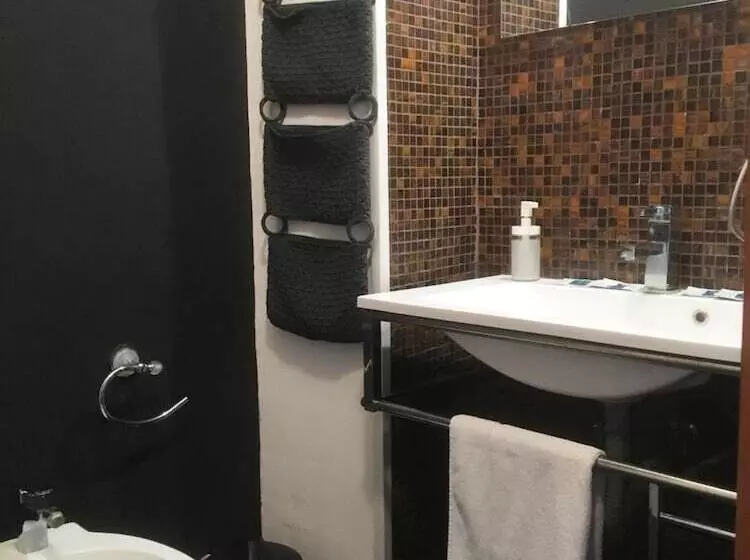 تختخواب و صبحانه Globetrotter Catania