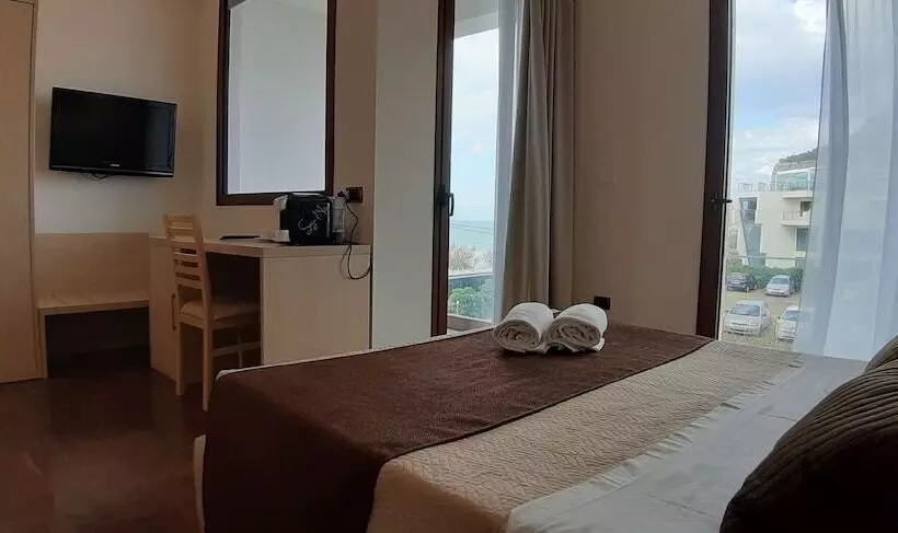 住宿加早餐  Villa Cerniglia Plus