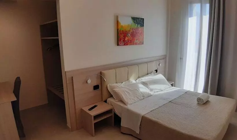 住宿加早餐  Villa Cerniglia Plus