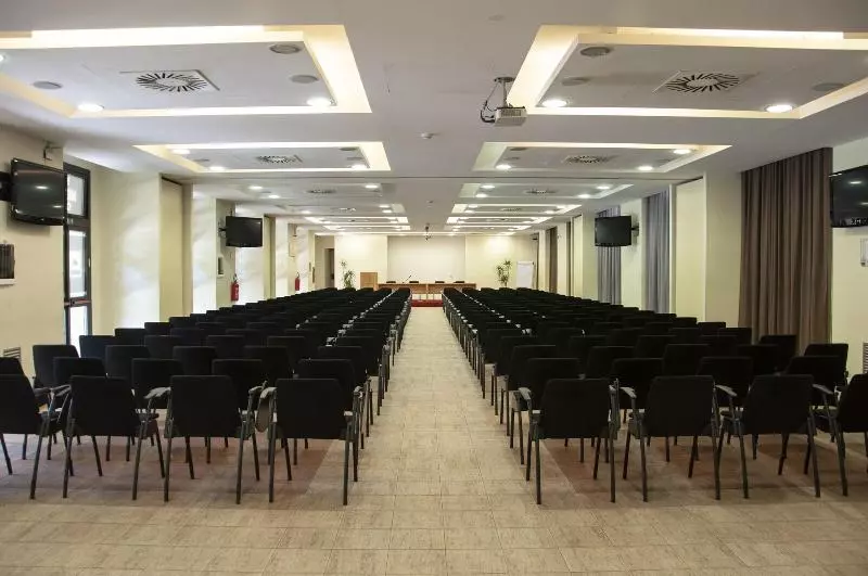 مسافرخانه Roma Scout Center