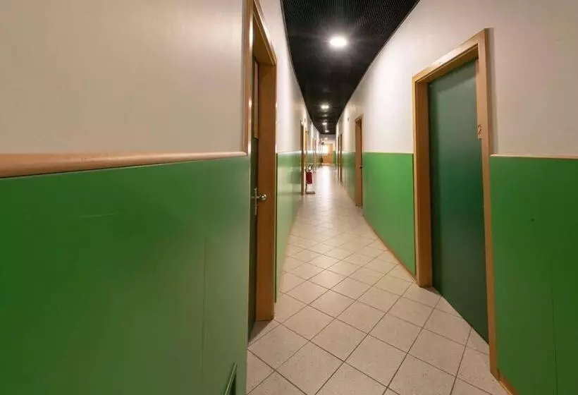 مسافرخانه Roma Scout Center