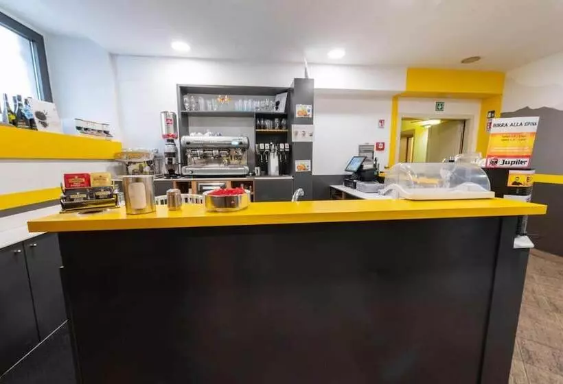 مسافرخانه Roma Scout Center