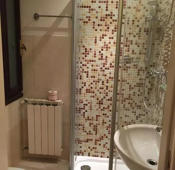 Hotelli Albergo Ai Tolentini