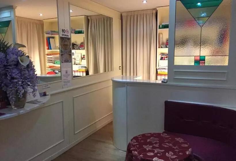 Hotelli Albergo Ai Tolentini