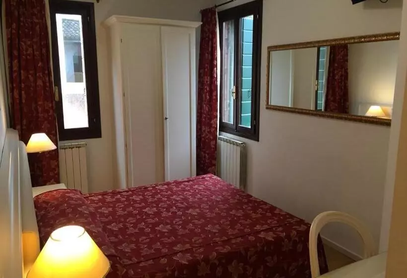 Hotelli Albergo Ai Tolentini